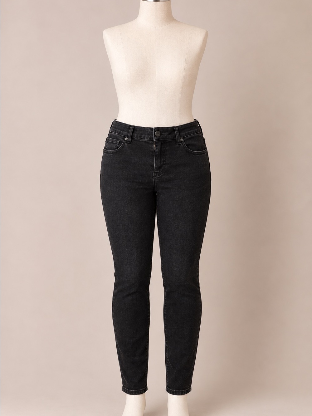 Torrid 22S Black Skinny Jeans Stretch Denim Plus Size Short